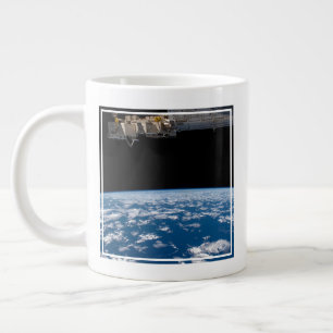 Grande Tasse Le membre de la Terre, ou l'horizon
