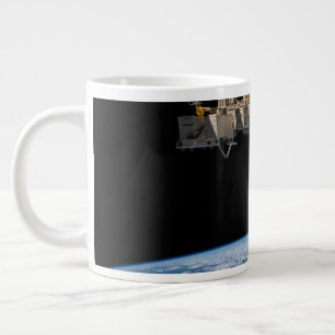 Grande Tasse Le membre de la Terre, ou l'horizon
