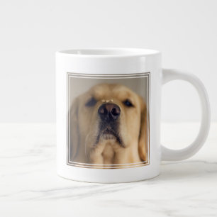 Grande Tasse Le Retriever balancer le nez