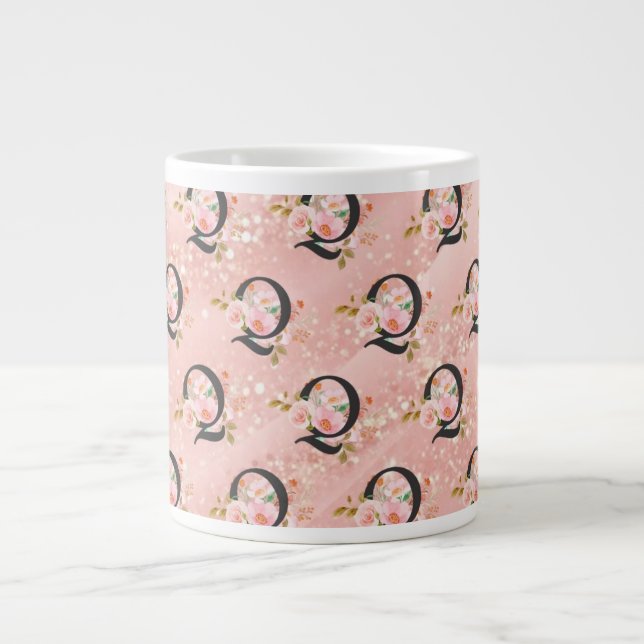 Grande Tasse Lettre Q (Devant)