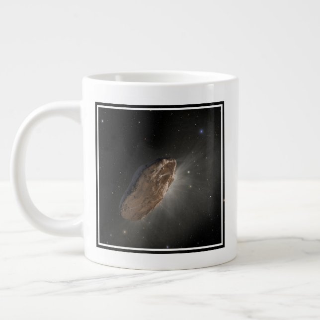 Grande Tasse L'objet interstellaire Wayward Oumuamua. (Gauche)