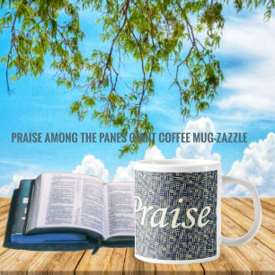 Grande Tasse Louange Parmi Les Panes