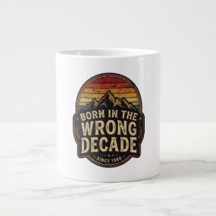 Grande Tasse Né dans la mauvaise décennie Montagne Rétro Vintag