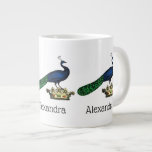 Grande Tasse Peacock héraldique Vintage stylisé sur Couronne C<br><div class="desc">Peacock héraldique vintage sur une couronne Invitations personnalisables et accessoires avec un dessin stylisé Vintage d'un paon sur une couronne. Vous pouvez facilement customiser ces produits en ajoutant des champs de texte, en supprimant des champs de texte existants, en modifiant des images de conception ou en ajoutant des images supplémentaires...</div>