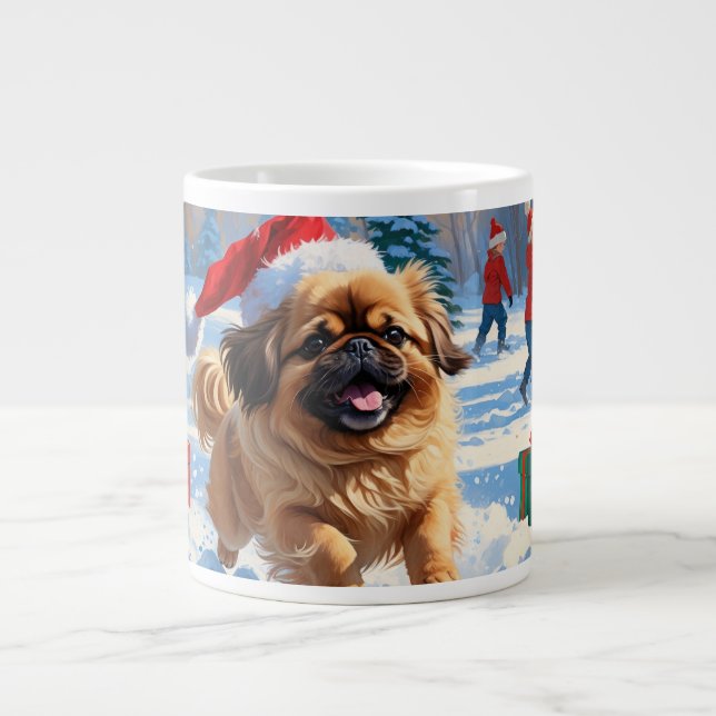 Grande Tasse Pekingese Chien courant dans la neige avec le Casq (Devant)