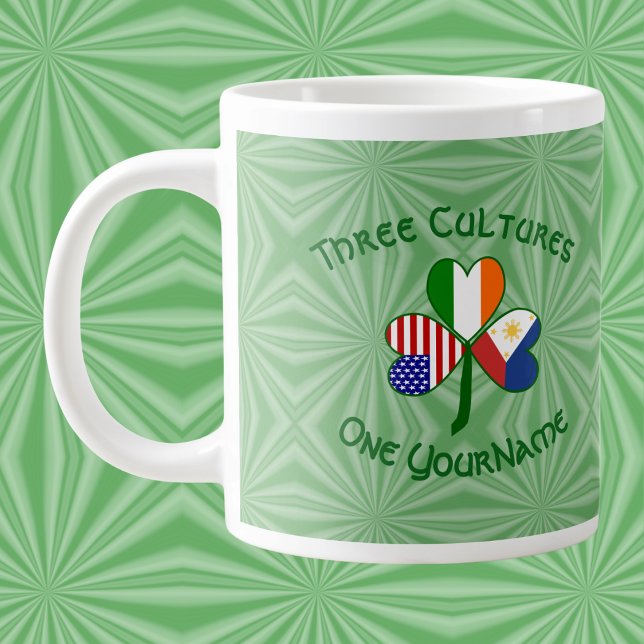 Grande Tasse Philippines Irlande USA Shamrock Drapeau personnal (Giant mug featuring a Philippines‑Ireland‑USA shamrock on green squiggly squares.)