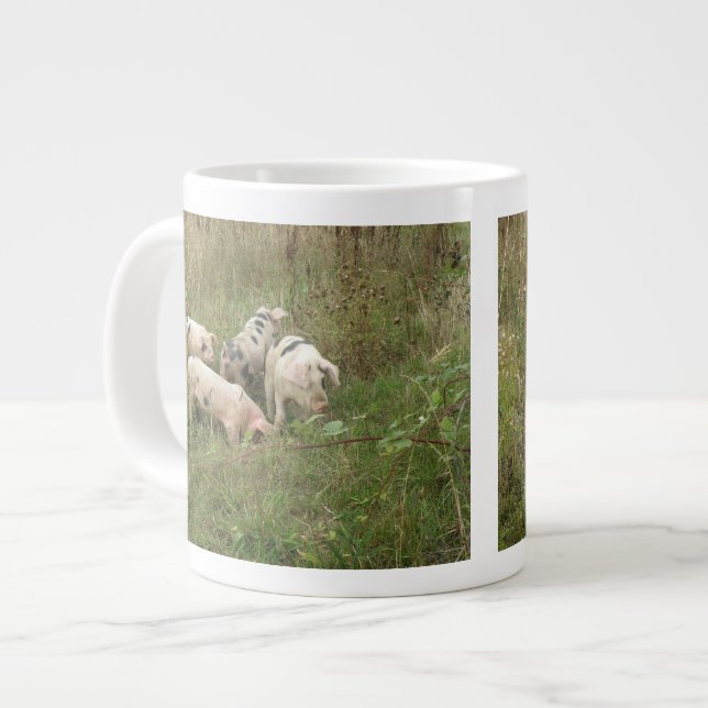 Grande Tasse Porcs dans une boue de champ (Devant gauche)