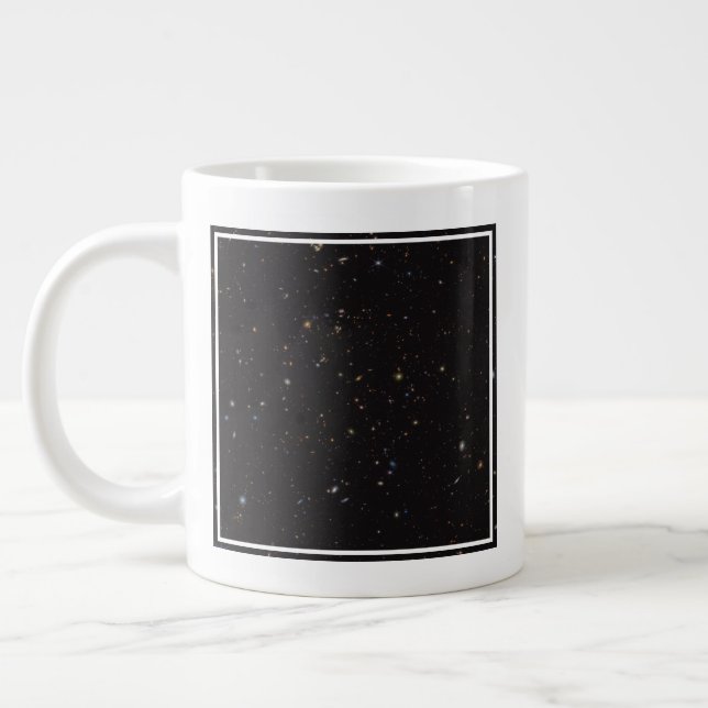 Grande Tasse Portion De Ciel Avec Plus De 45 000 Galaxies Visib (Gauche)
