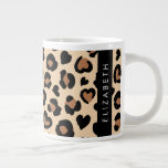 Grande Tasse Poster de animal, Léopard Brown, Coeurs, Votre Nom<br><div class="desc">Motif élégant,  élégant et sophistiqué avec taches léopard et coeurs de couleur brune et noire. Un cadeau moderne et branché,  parfait pour l'amant poster de animal de votre vie. Personnalisez en ajoutant votre nom,  votre pseudonyme,  votre monogramme ou vos initiales.</div>