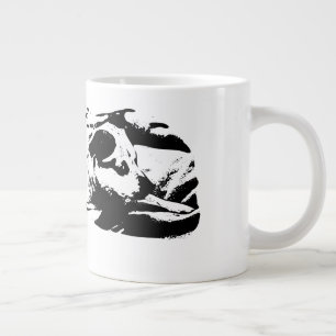 Grande Tasse Regarder Terrier douillet sur le lit d'hiver