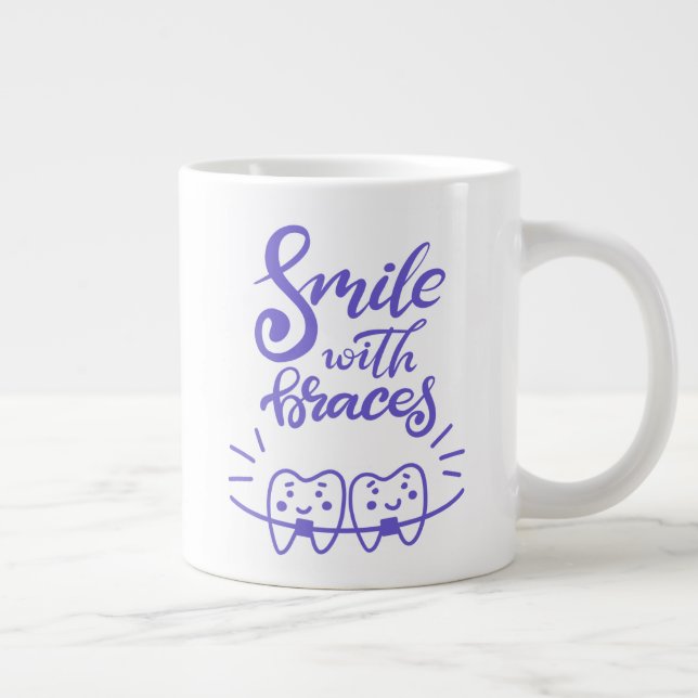 Grande Tasse Sourire avec des accolades| Dents souriants (Droite)