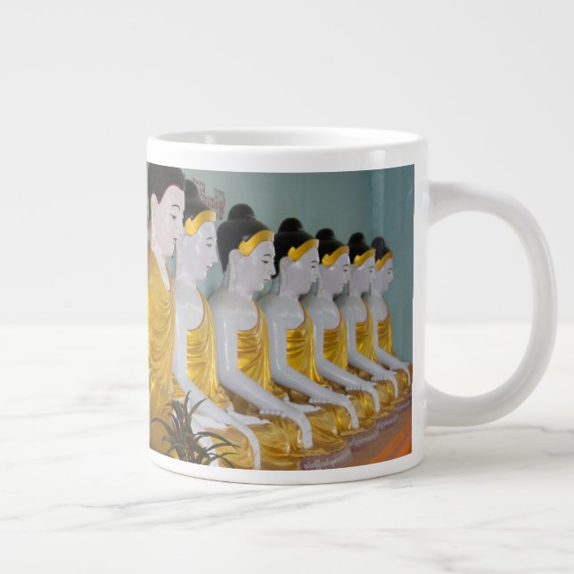 Grande Tasse Statues bouddhistes à Umin Thounzeh (Droite)