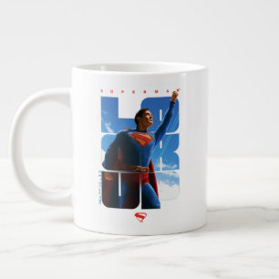 Grande Tasse Superman regarde Pose