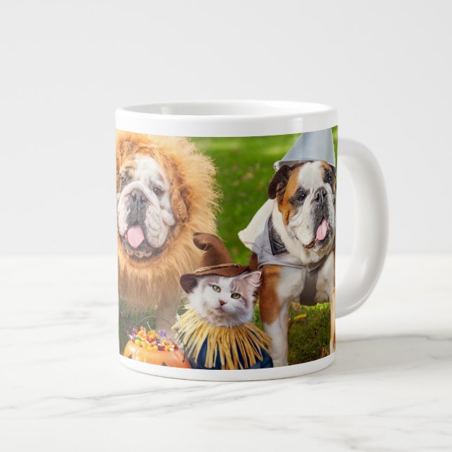 Grande Tasse Three Bulldogs in Costumes (Devant droit)
