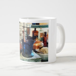 Grande Tasse Three Mortar et Pestles