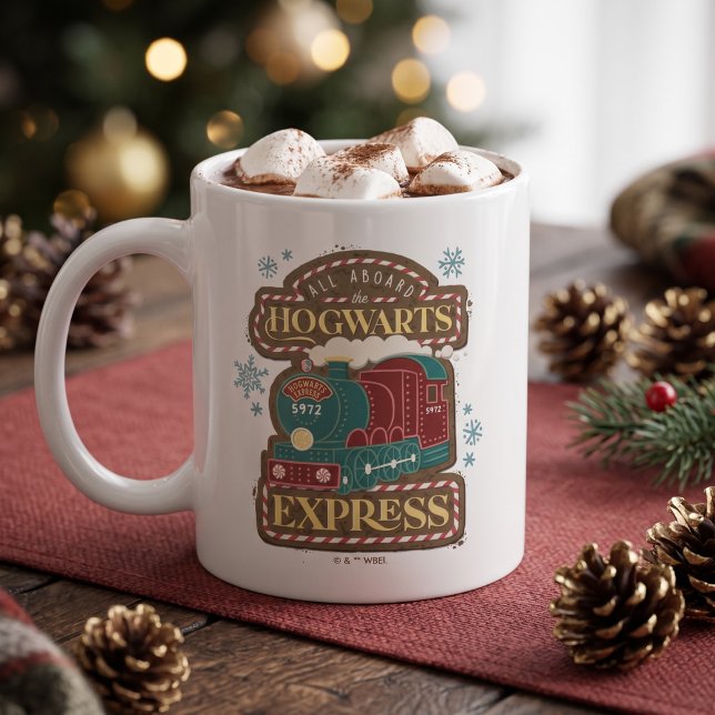 Grande Tasse Tous à bord du cookie de Noël HOGWARTS™ Express (Simulated mug on table)