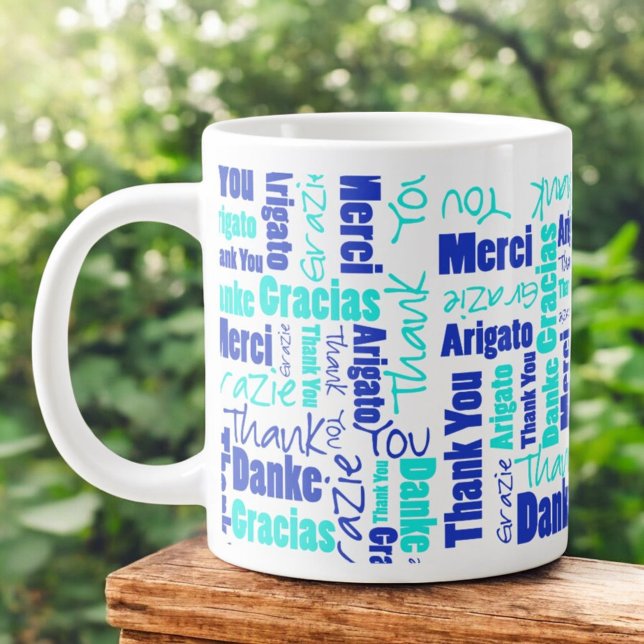 Grande Tasse Typographie Merci Multilingue Turquoise Bleu (multilingual thank you word cloud encircles the 20 ounce jumbo ceramic mug)