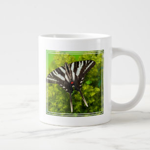 Grande Tasse Un papillon swallowtail nord-américain