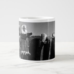 Grande Tasse Vintage Alaska Fur vêtu eskimo arctique sod igloo