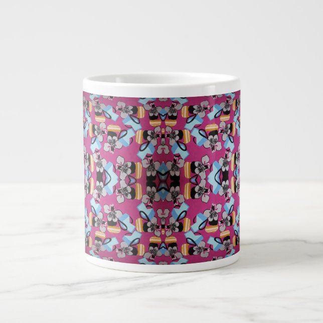 Grande Tasse Violettes Douces Et Mobilier (Devant)