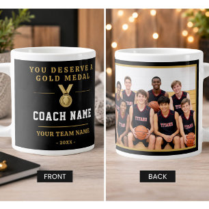 Grande Tasse Vous méritez une photo d'équipe de coach avec méda