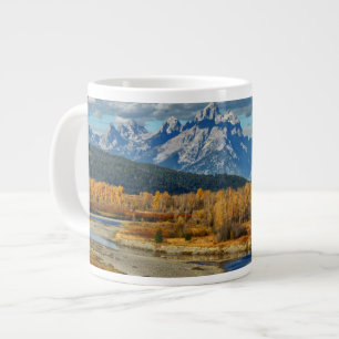 Grande Tasse Vue de la rivière Grand Teton Mountains à l'automn