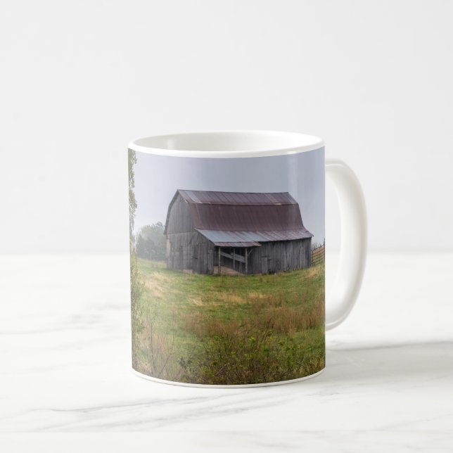 Grange Sur Une Colline De Café Mug (Devant droit)