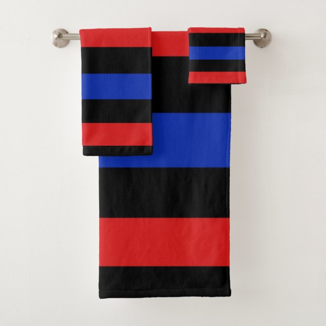 Gras et vibrants rayures rouges, noires et bleues (En situation)