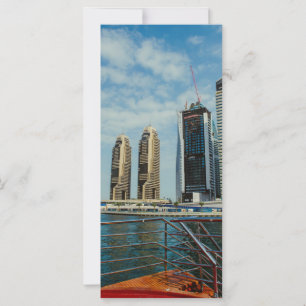 Gratte-ciel dans la marina de Dubaï