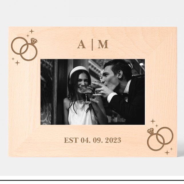 Gravés Anneaux de mariage Monogramme Cadres en bois perso (Créateur téléchargé)
