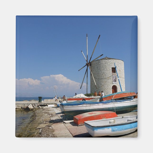 Grèce, Corfou, Vieux moulin à vent, Aimant (Devant)