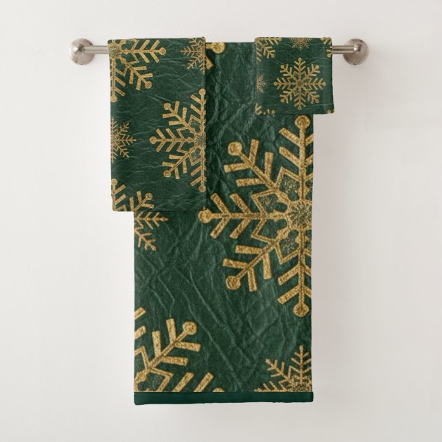 Green Leather Tooled with Gold Snowflakes Initials (En situation)