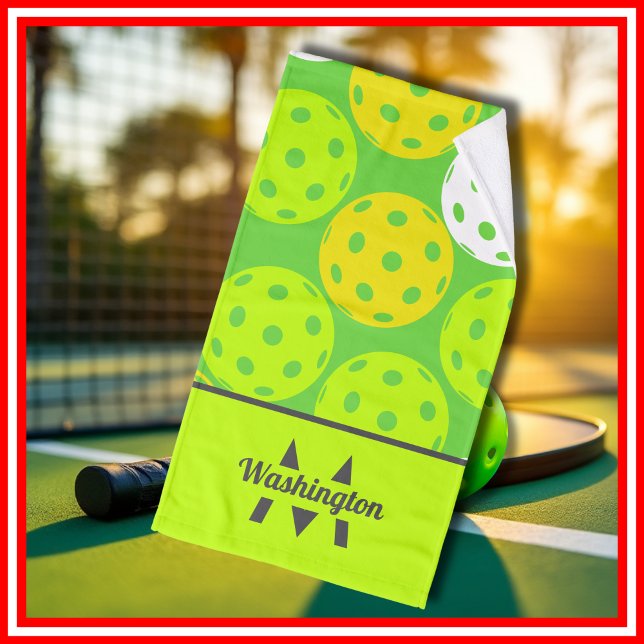 Green Pickleball Cool Moderne Monogramme (Green Pickleball Cool Modern Monogrammed Hand Towel)