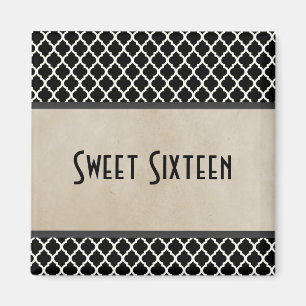 Gris Chic Quatrefoil Sweet 16 Magnet