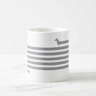 Gris drôle de tasse de teckel