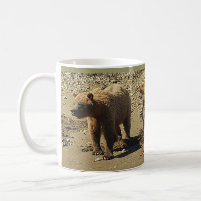 Grizzly Oears Wildlife Art Coffee Mug (Gauche)