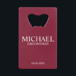 Groomsman personnalisé de la Bourgogne moderne<br><div class="desc">Cadeaux Groomsman Personnalisés modernes avec nom,  titre et date mariage personnalisés en style serif classique blanc sur arrière - plan rouge bordeaux. Aussi parfait pour Best Man,  Père de la Mariée et plus.</div>
