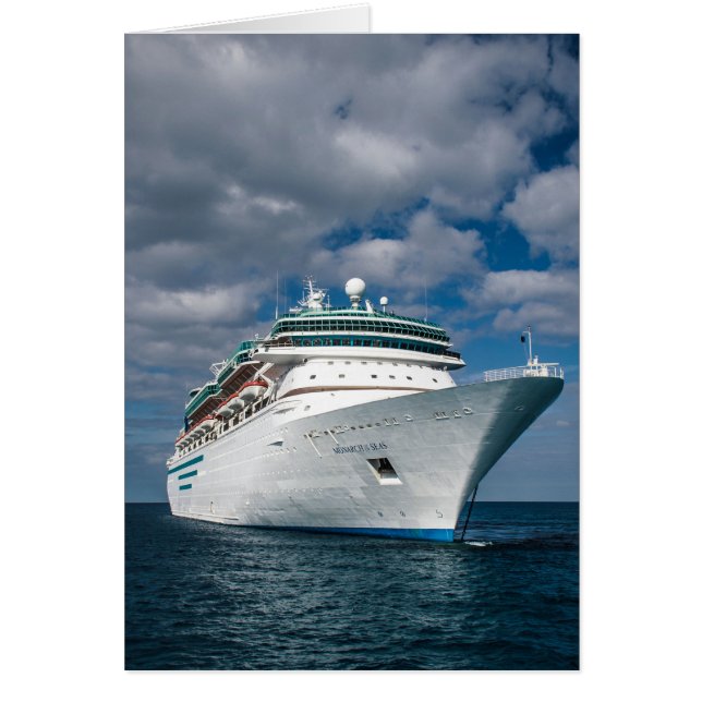 Gros bateau de croisière blanc (Devant)