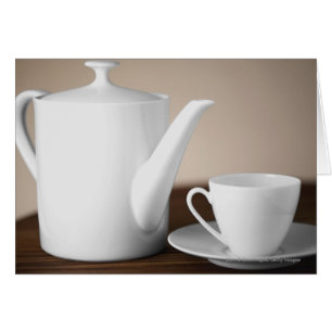 Gros plan d'une tasse et d'une soucoupe avec bouil