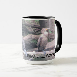 Grosse tasse de café avec cormorant couple d'oisea