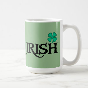 Grosse tasse verte d'Irlande noire
