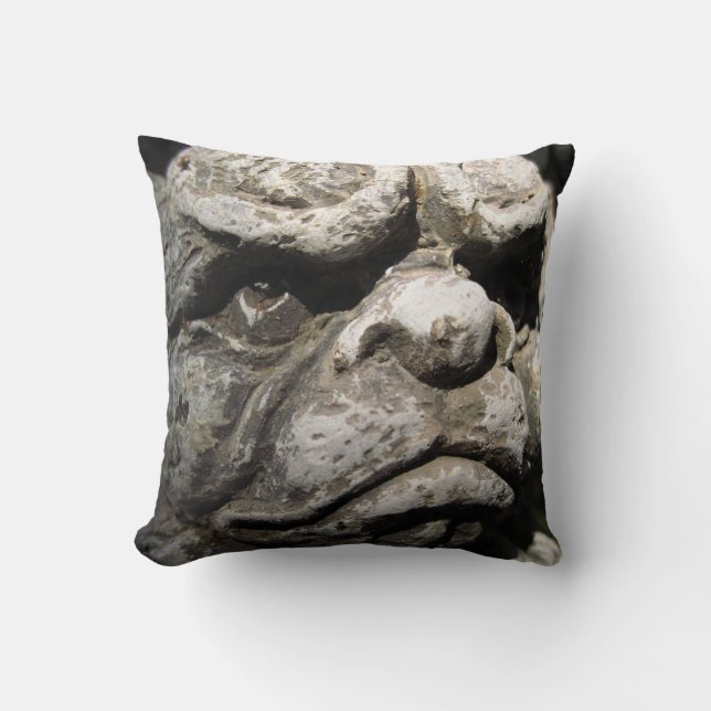 Grumpy Gargoyle Coussin (Recto)
