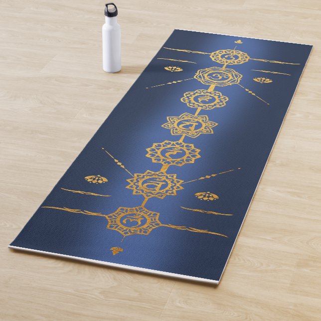 Guide de tapis de yoga 7 Chakras design en or (En situation)