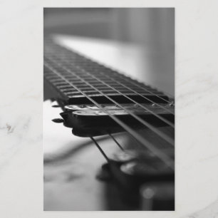 Guitare noire et blanche