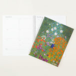 Gustav Klimt Fleur Jardin Cottage Nature<br><div class="desc">Un beau tableau de jardin - c'est un tableau classique de Gustav Klimt,  appelé Cottage Garden,  ou Bauergarten,  1907,  qui est un gros plan d'un jardin fleuri,  un tableau floral coloré.</div>