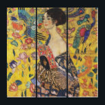 Gustav Klimt Lady With Fan Art Nouveau Painting<br><div class="desc">Dame Gustav Klimt avec peintre Art Nouveau Fan Ce demi-portrait d'une belle femme montre un arrière - plan jaune avec des ornements asiatiques, des oiseaux colorés et des fleurs de lotus. La dame porte une robe dans le style d'un kimono imprimé des motifs d'une robe de dragon chinoise. Belle peinture...</div>