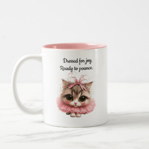 Habillez pour la joie, prêt à bondir. – Mug Chaton