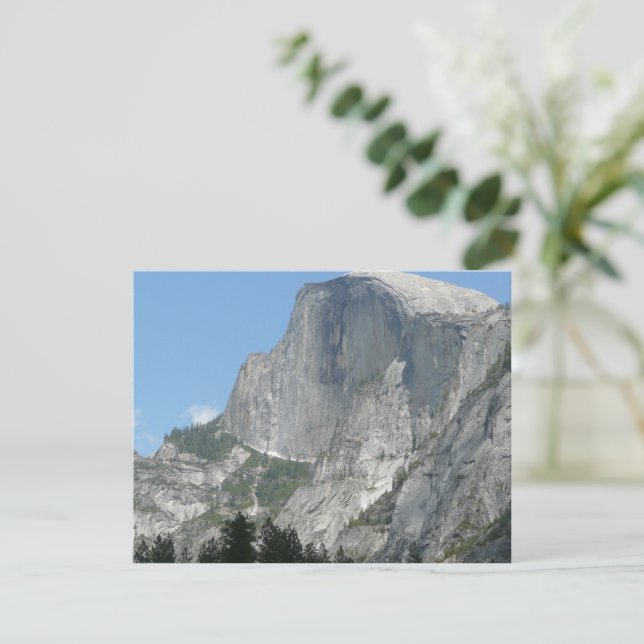 Half Dome vu de côté dans le parc national de Yose (Debout devant)