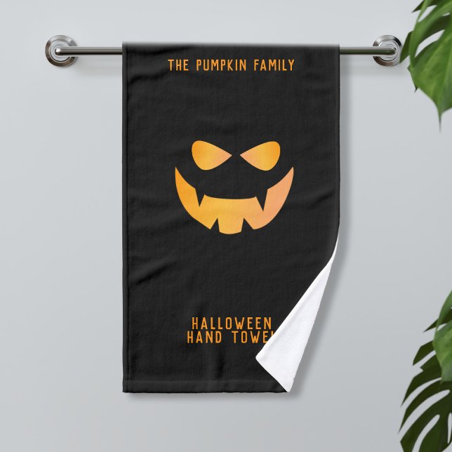 Halloween Éffrayant Citrouille face personnalisée  (Spooky pumpkin face hand towel for your Halloween home. Just add your name)