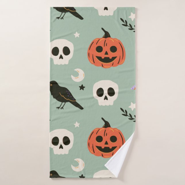Halloween motif sans couture avec corbeaux, crânes (Serviette de bain)